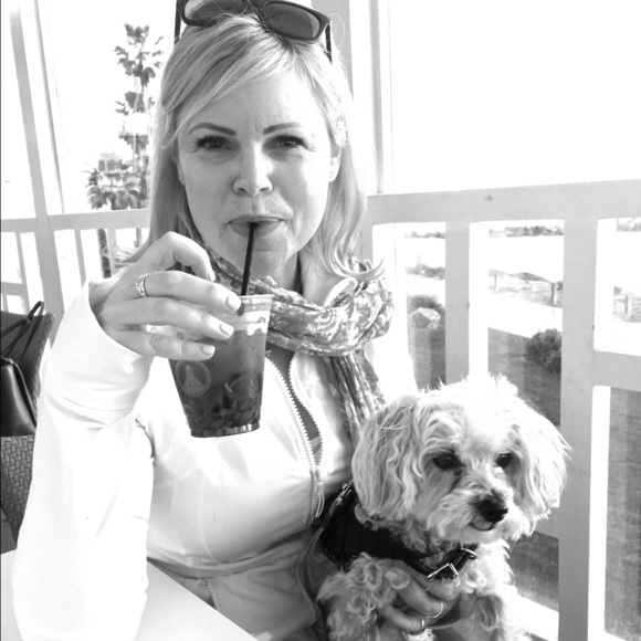 Meet your Posher💋 - Picture 2 of 4